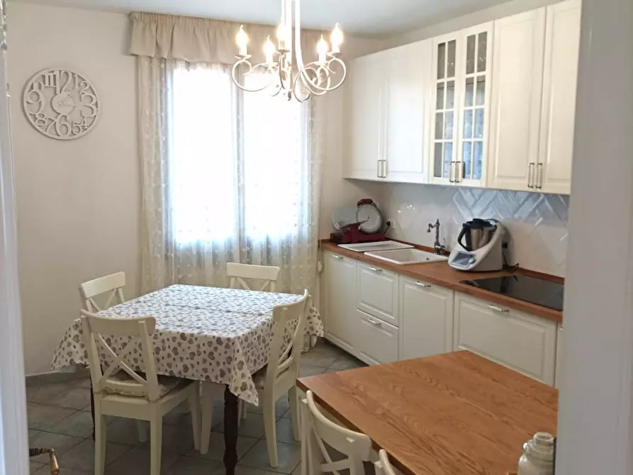 Immagine 6 di Casa trifamiliare in vendita  in Via Galileo Galilei a Collesalvetti