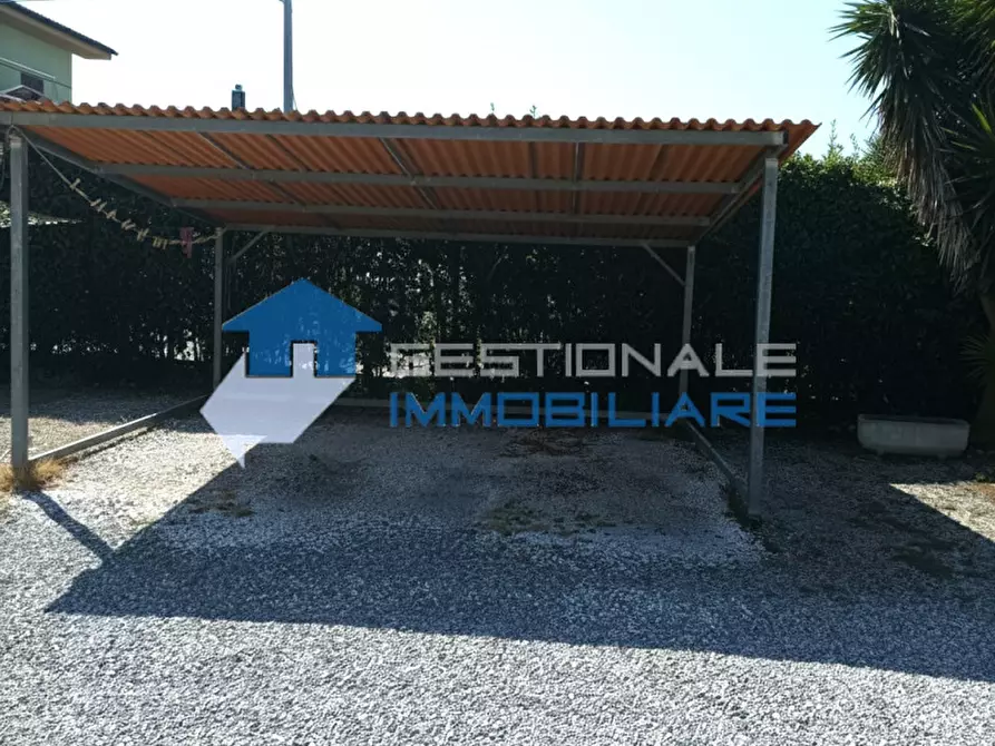 Immagine 13 di Casa trifamiliare in vendita  in Via Galileo Galilei a Collesalvetti
