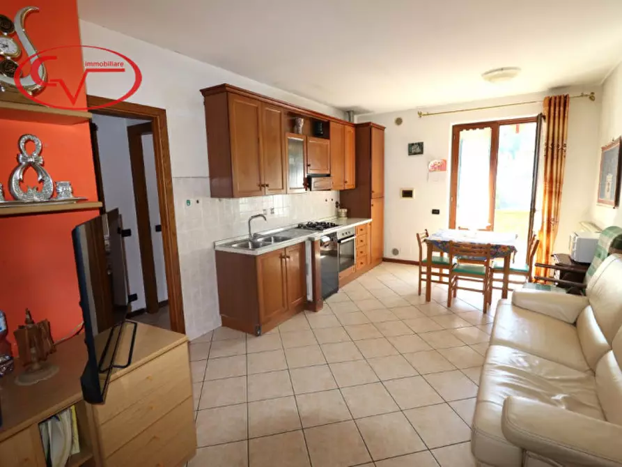 Immagine 1 di Appartamento in vendita  in via della Ginestra a Montevarchi