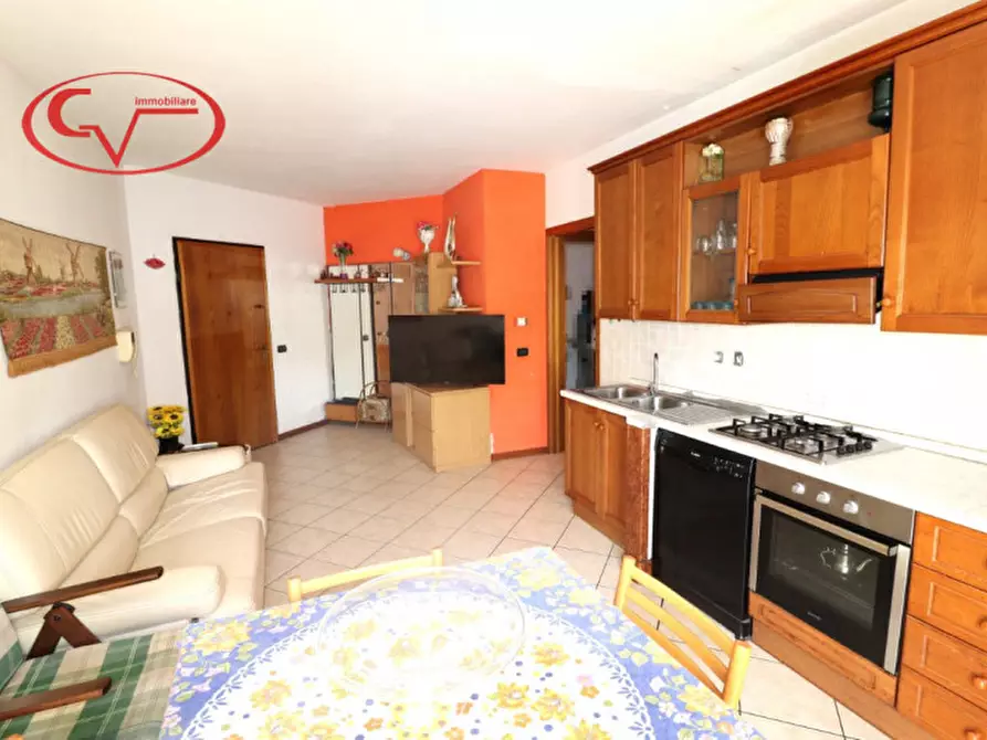 Immagine 2 di Appartamento in vendita  in via della Ginestra a Montevarchi