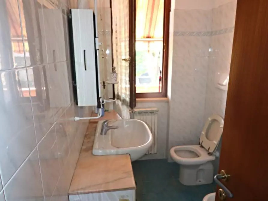 Immagine 14 di Appartamento in vendita  in via della Ginestra a Montevarchi