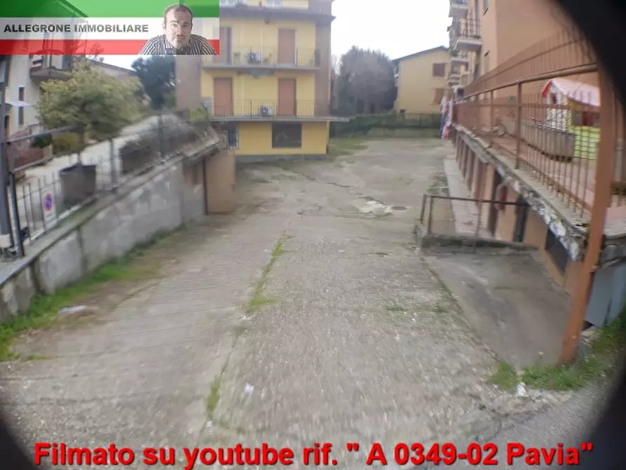 Immagine 1 di Garage in affitto  in brenta a Pavia