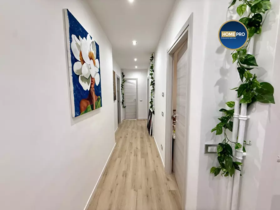 Immagine 4 di Appartamento in vendita  in Viale Furio Camillo a Roma