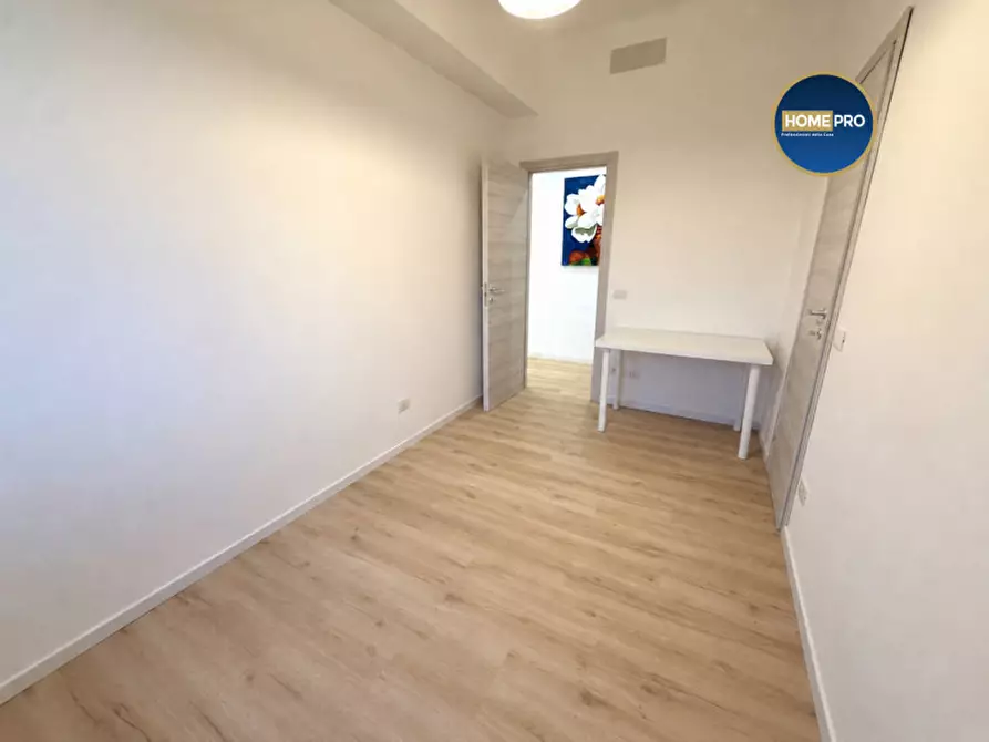 Immagine 6 di Appartamento in vendita  in Viale Furio Camillo a Roma