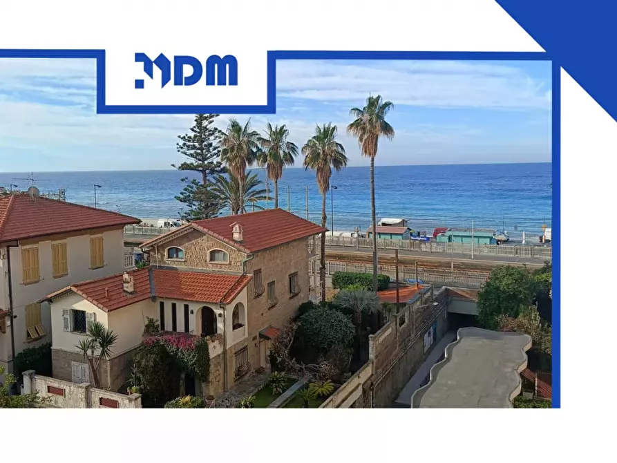 Immagine 1 di Appartamento in vendita  in Via Vittorio Emanuele II a Bordighera