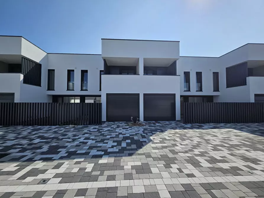 Immagine 10 di Appartamento in vendita  in via  Vigonovese 400 a Padova