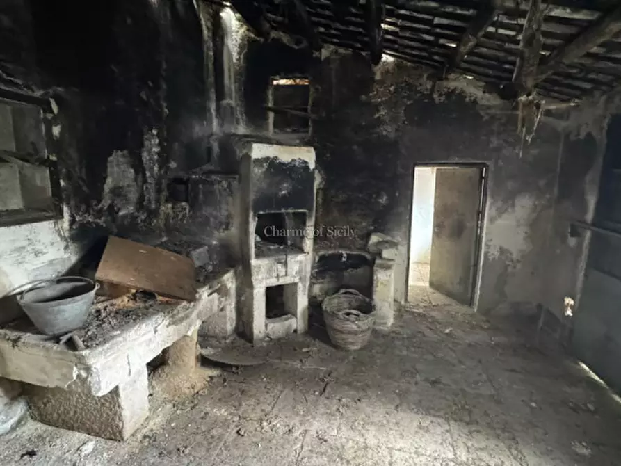 Immagine 18 di Casa indipendente in vendita  in CONTRADA TORRAZZA a Ragusa