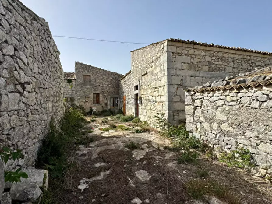 Immagine 32 di Casa indipendente in vendita  in CONTRADA TORRAZZA a Ragusa