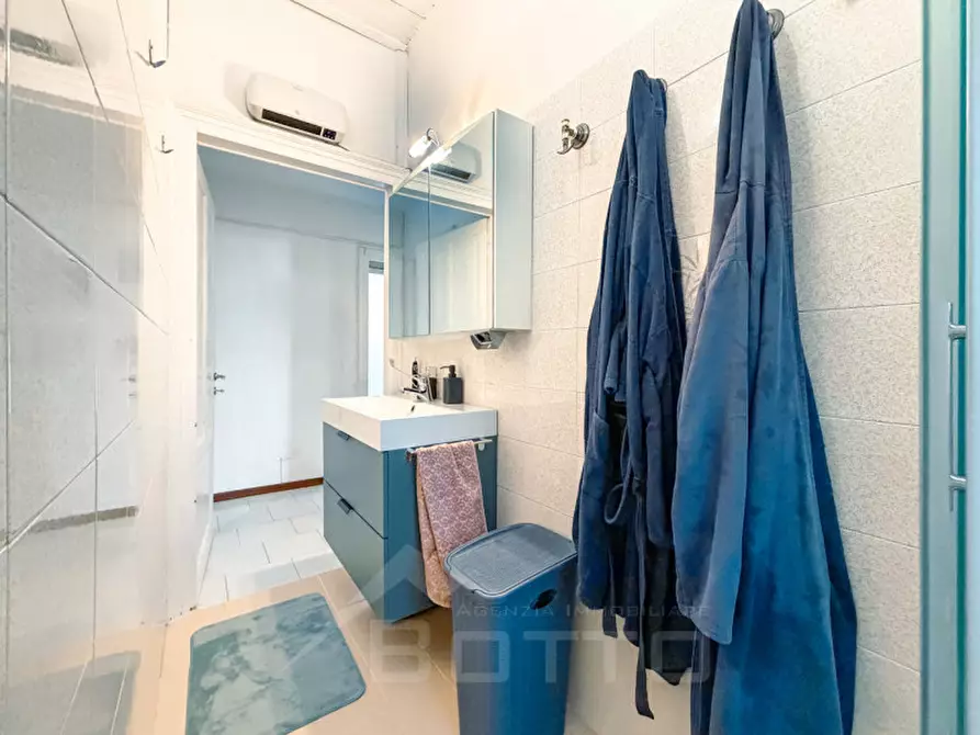 Immagine 30 di Appartamento in vendita  in Via Lungo Lago Gramsci ,29 a Omegna