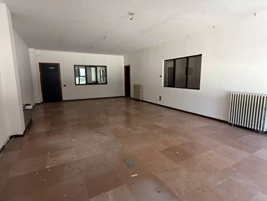 Immagine 23 di Capannone industriale in vendita  a Perugia