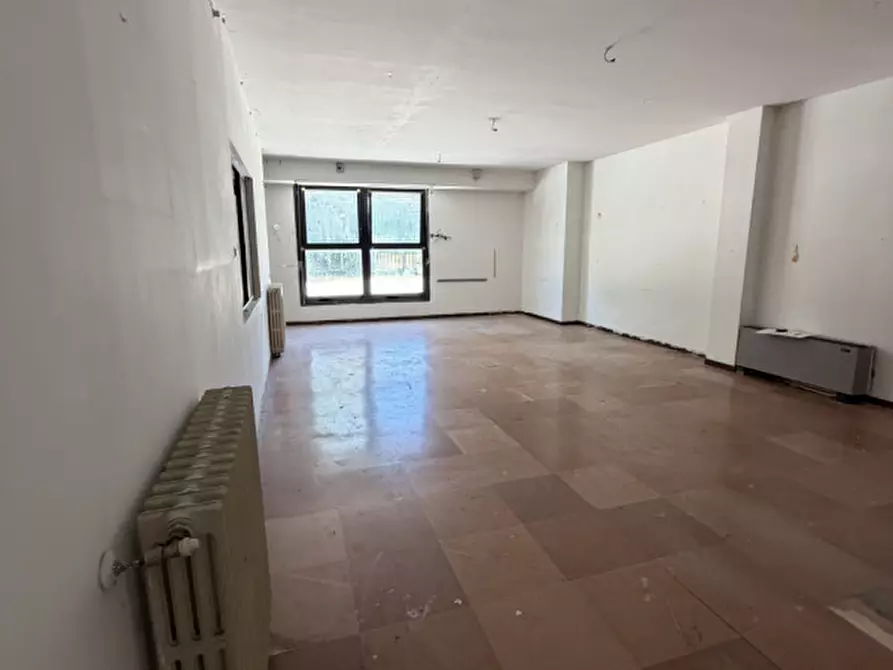 Immagine 25 di Capannone industriale in vendita  a Perugia
