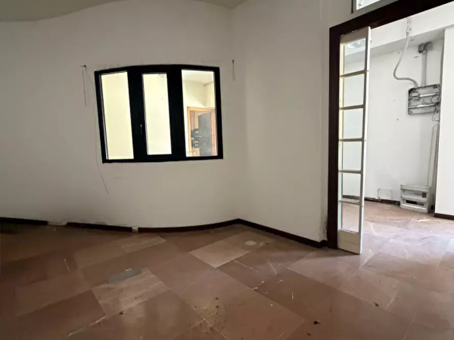 Immagine 28 di Capannone industriale in vendita  a Perugia
