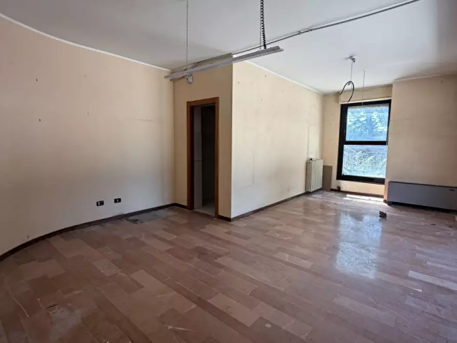 Immagine 29 di Capannone industriale in vendita  a Perugia