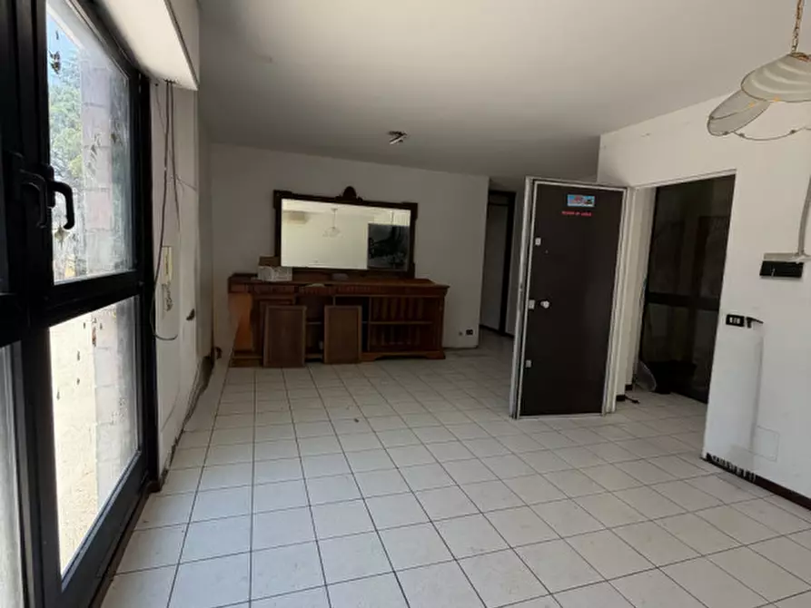 Immagine 38 di Capannone industriale in vendita  a Perugia