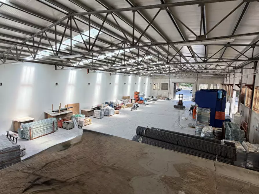 Immagine 51 di Capannone industriale in vendita  a Perugia