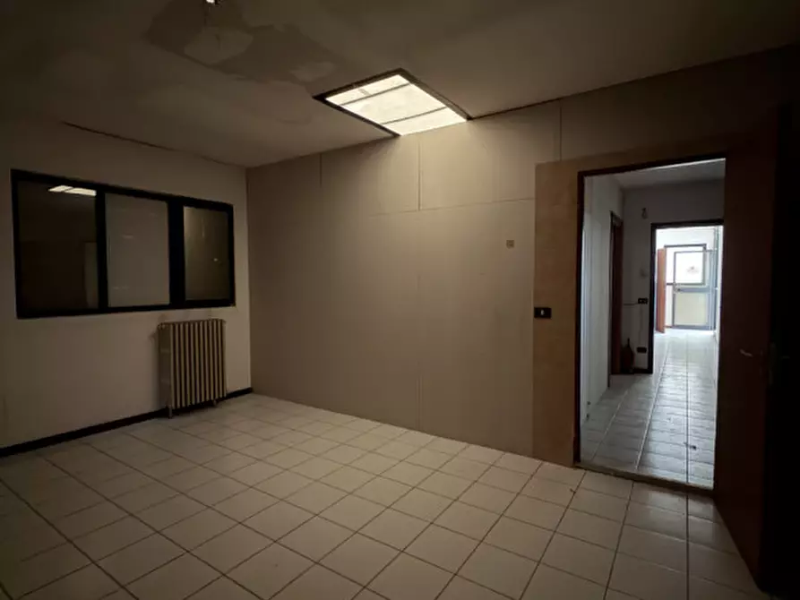 Immagine 59 di Capannone industriale in vendita  a Perugia