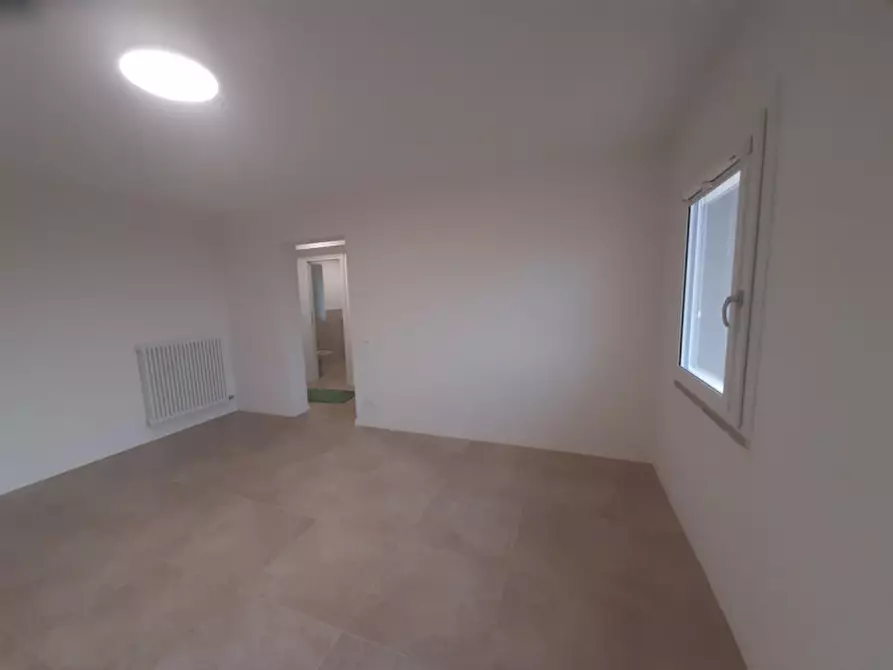 Immagine 2 di Casa indipendente in vendita  in Via Masare a Creazzo