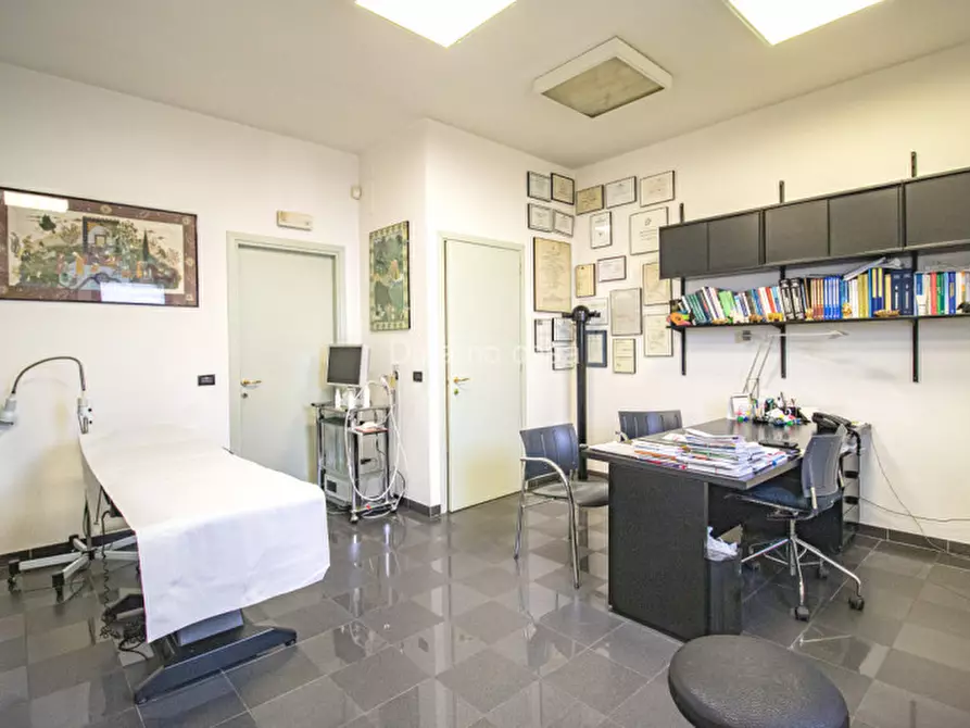 Immagine 12 di Ufficio in vendita  in Via Giuseppe Valentini a Prato