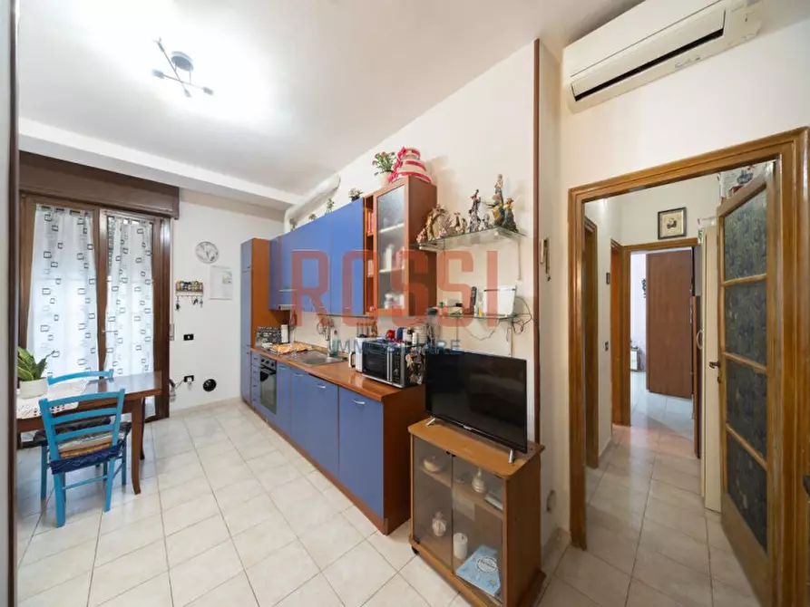 Immagine 5 di Appartamento in vendita  in VIA AGNESI a Monza