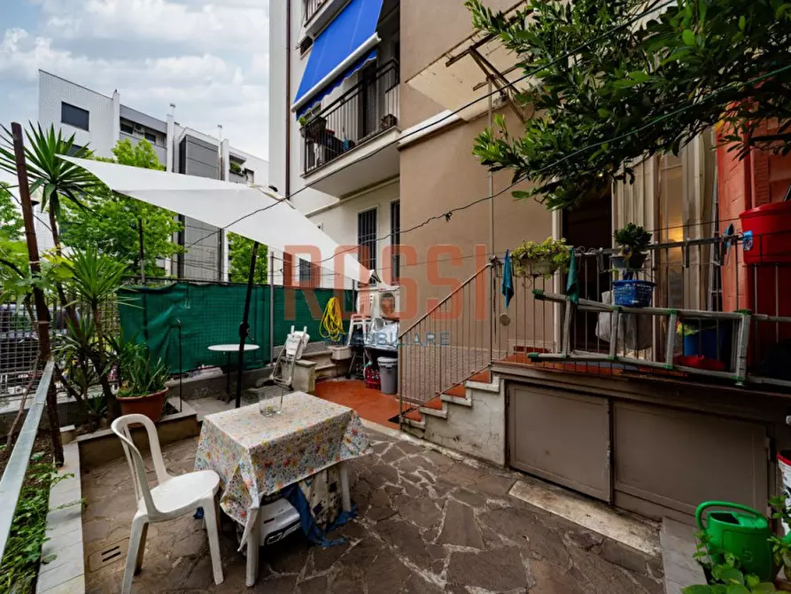 Immagine 9 di Appartamento in vendita  in VIA AGNESI a Monza