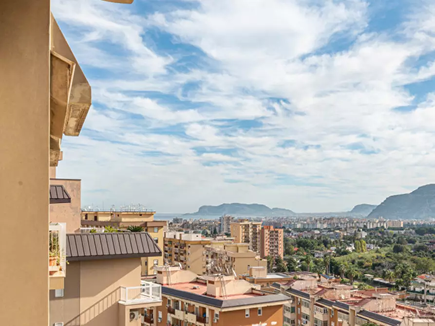 Immagine 11 di Appartamento in vendita  in VIA PARUTA a Palermo