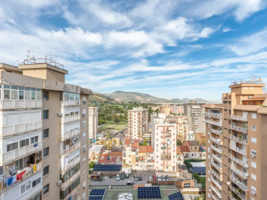 Immagine 15 di Appartamento in vendita  in VIA PARUTA a Palermo