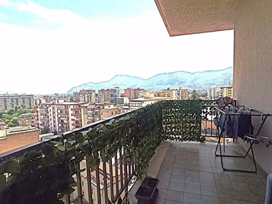 Immagine 3 di Appartamento in vendita  in Via Marinella Bragaglia a Palermo