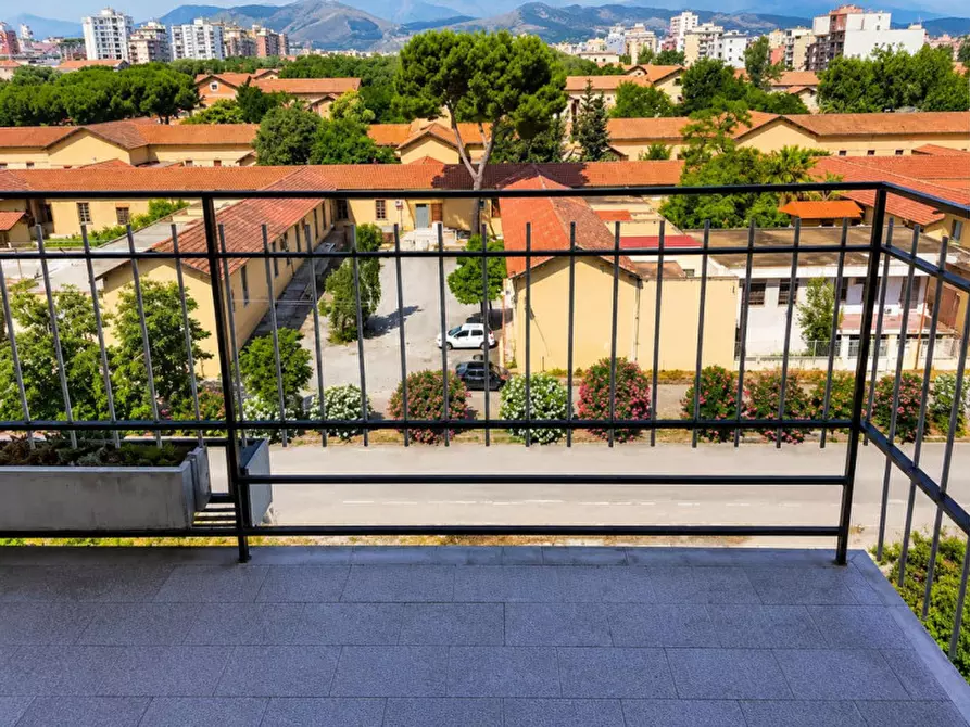 Immagine 1 di Appartamento in vendita  in VIA PINDEMONTE a Palermo