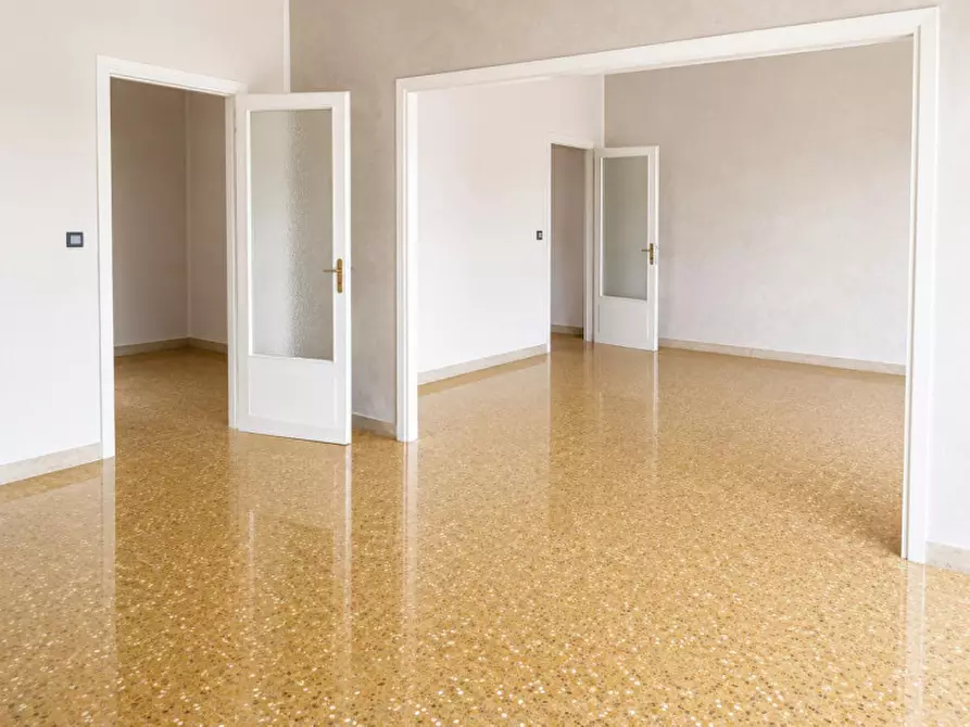 Immagine 8 di Appartamento in vendita  in VIA PINDEMONTE a Palermo