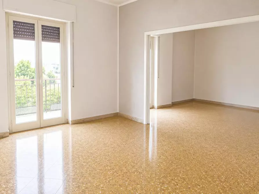 Immagine 9 di Appartamento in vendita  in VIA PINDEMONTE a Palermo