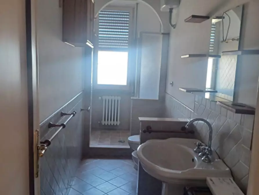Immagine 4 di Camera in affitto  in VIA DELLA VILLA DEMIDOFF a Firenze