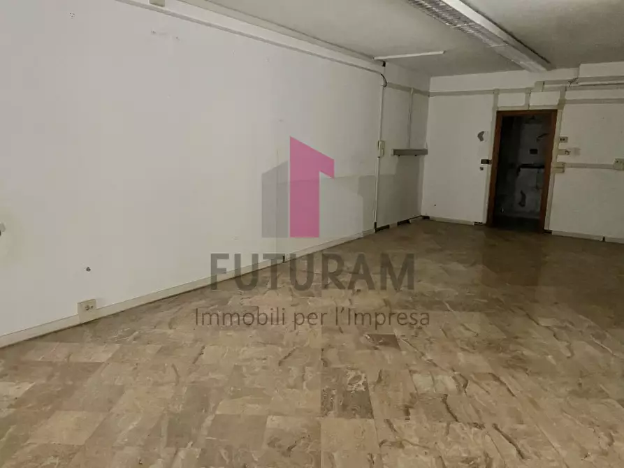 Immagine 7 di Ufficio in vendita  a Camisano Vicentino