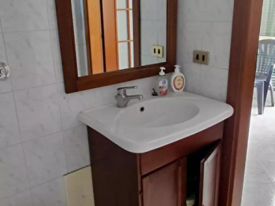 Immagine 12 di Camera in affitto  in vico santa margherita a fonseca 35 a Napoli
