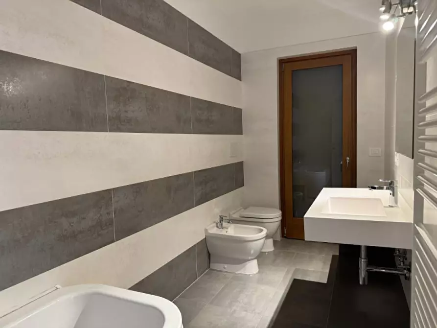 Immagine 18 di Villa in affitto  in Scala Santa 133/1 a Trieste