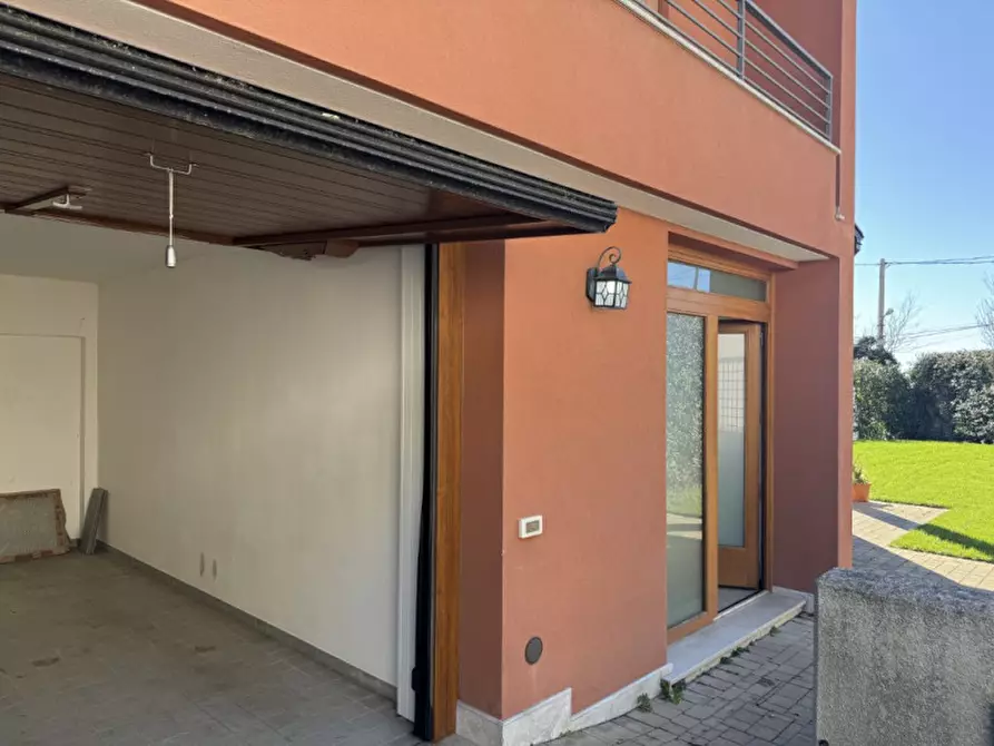 Immagine 31 di Villa in affitto  in Scala Santa 133/1 a Trieste