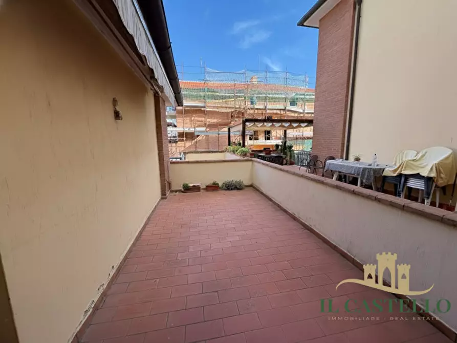 Immagine 7 di Appartamento in vendita  a Castiglione Del Lago