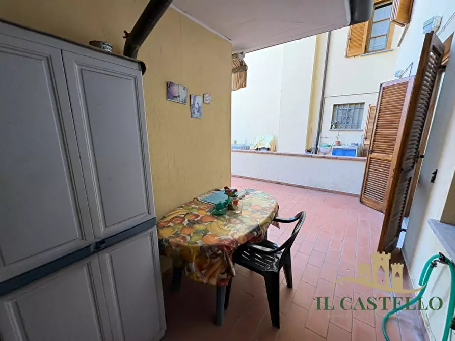 Immagine 8 di Appartamento in vendita  a Castiglione Del Lago