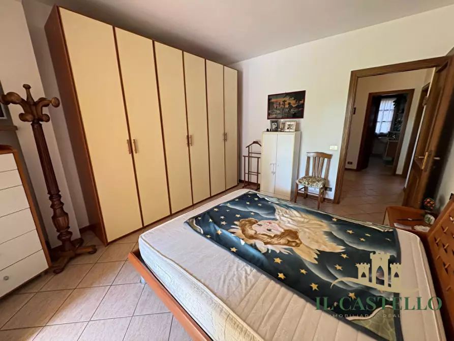 Immagine 11 di Appartamento in vendita  a Castiglione Del Lago