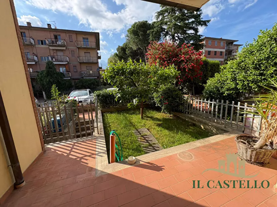 Immagine 15 di Appartamento in vendita  a Castiglione Del Lago
