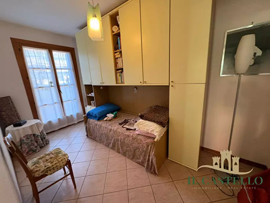 Immagine 18 di Appartamento in vendita  a Castiglione Del Lago