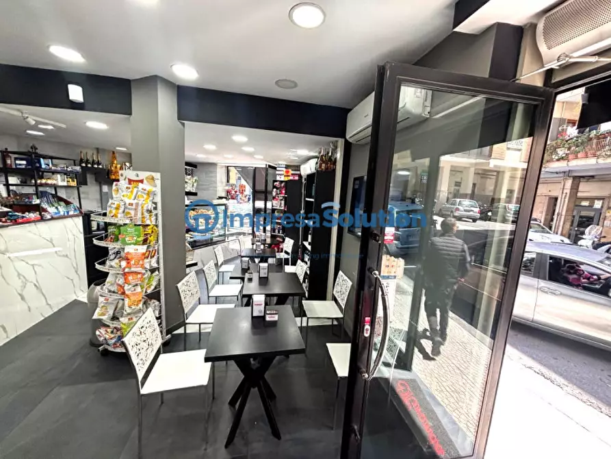 Immagine 11 di Negozio in vendita  in Via Giulio Palermo a Napoli
