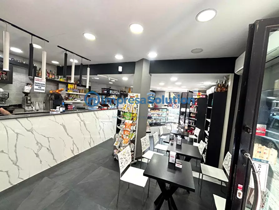 Immagine 12 di Negozio in vendita  in Via Giulio Palermo a Napoli