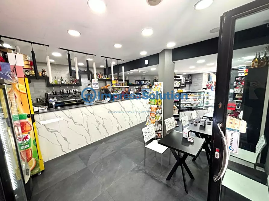 Immagine 13 di Negozio in vendita  in Via Giulio Palermo a Napoli