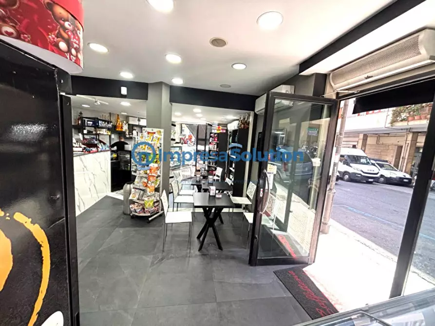 Immagine 15 di Negozio in vendita  in Via Giulio Palermo a Napoli