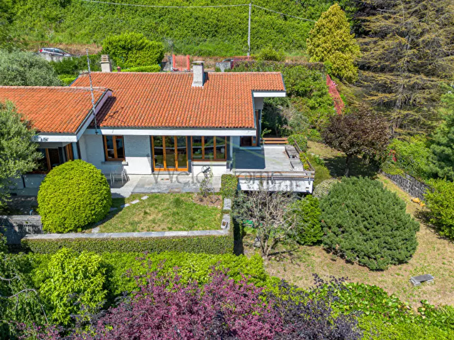 Immagine 1 di Villa in vendita  a Tavernerio