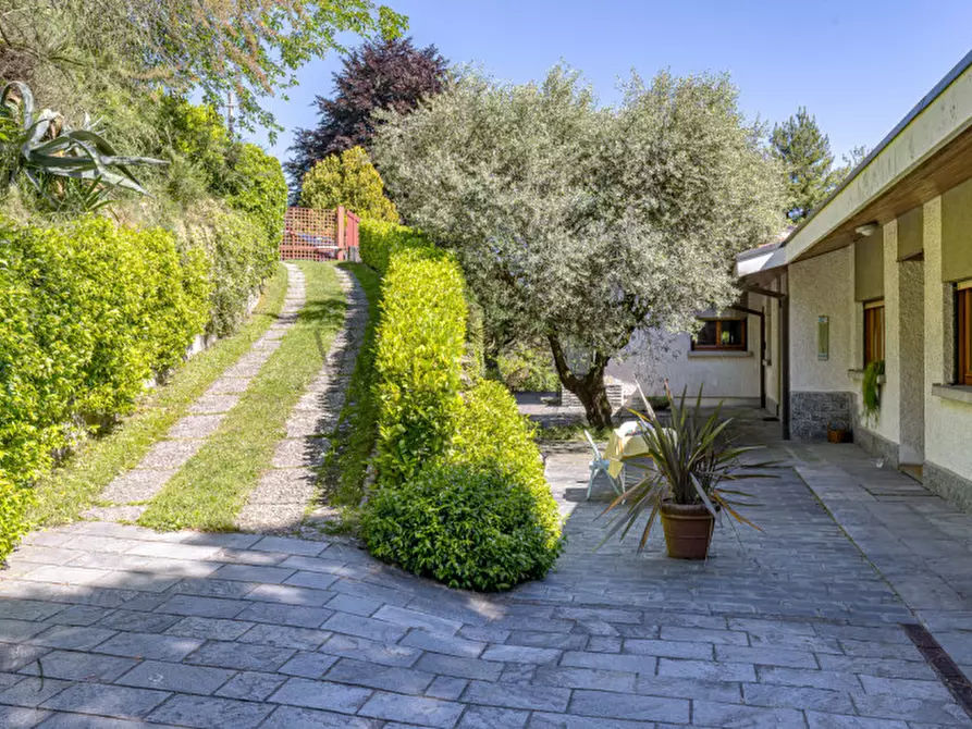 Immagine 5 di Villa in vendita  a Tavernerio