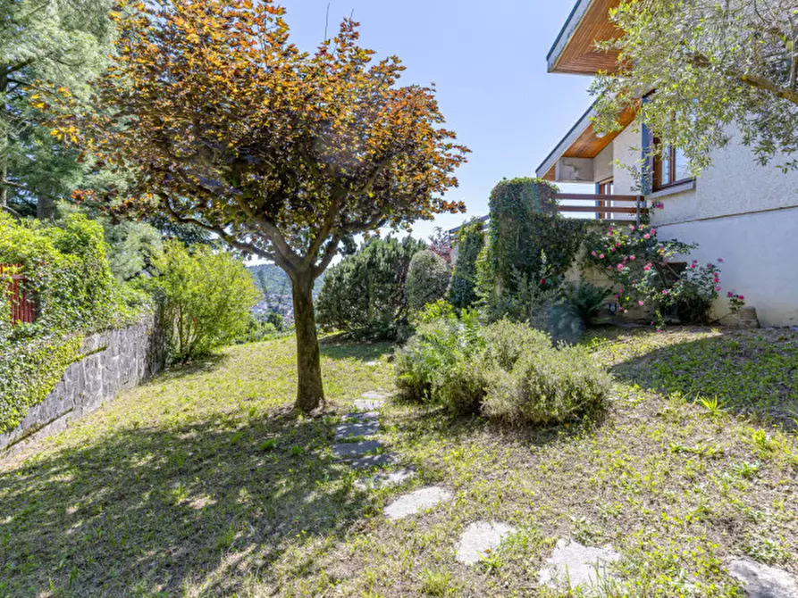 Immagine 6 di Villa in vendita  a Tavernerio