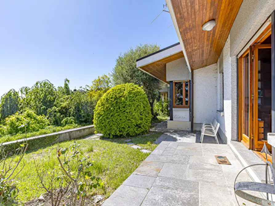 Immagine 11 di Villa in vendita  a Tavernerio