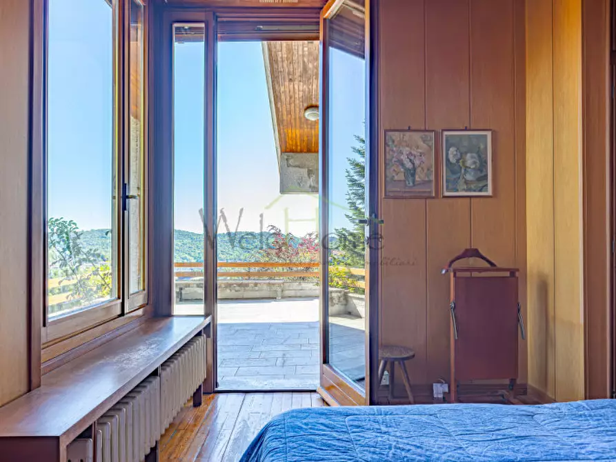 Immagine 35 di Villa in vendita  a Tavernerio