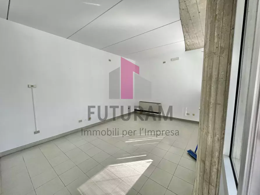 Immagine 10 di Negozio in affitto  a Brendola
